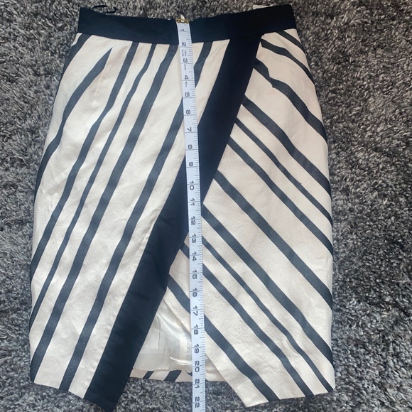 H&M Black & White Asymmetrical Wrap Skirt - Women's Size 6 - Picture 3 of 6